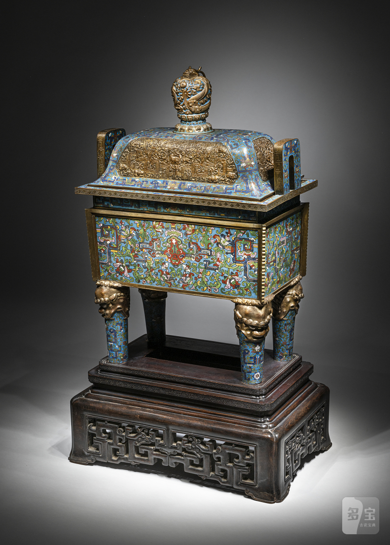 A very large and rare cloisonné censer and cover 'fangding' on a wooden stand - 图1